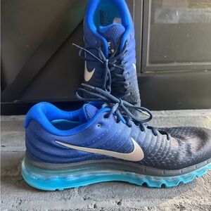 Nike Men's Gradient Blue Athletic Shoes